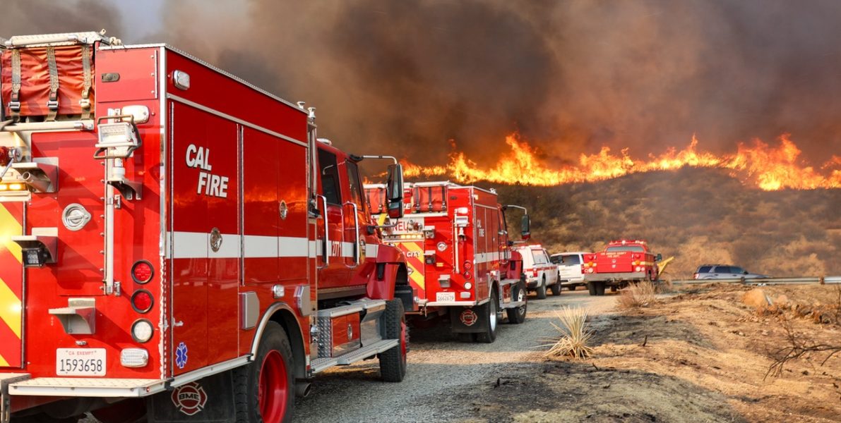 3点 wiidfireです。 California is Burning - Wildfire Los Angeles